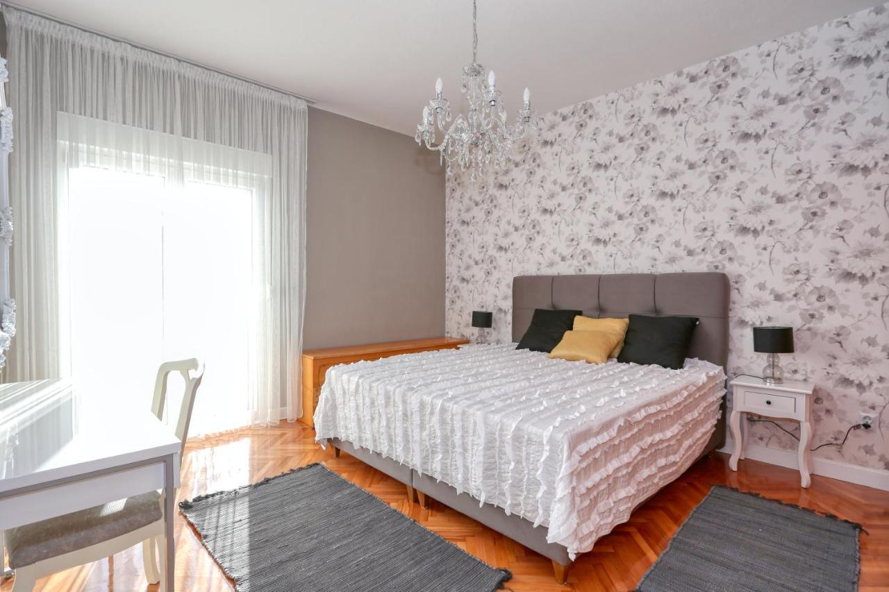 Villa Hacienda Mia With Pool And Yacuzzi, Free Parking à Zadar Extérieur photo