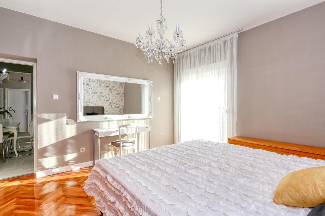 Villa Hacienda Mia With Pool And Yacuzzi, Free Parking à Zadar Extérieur photo