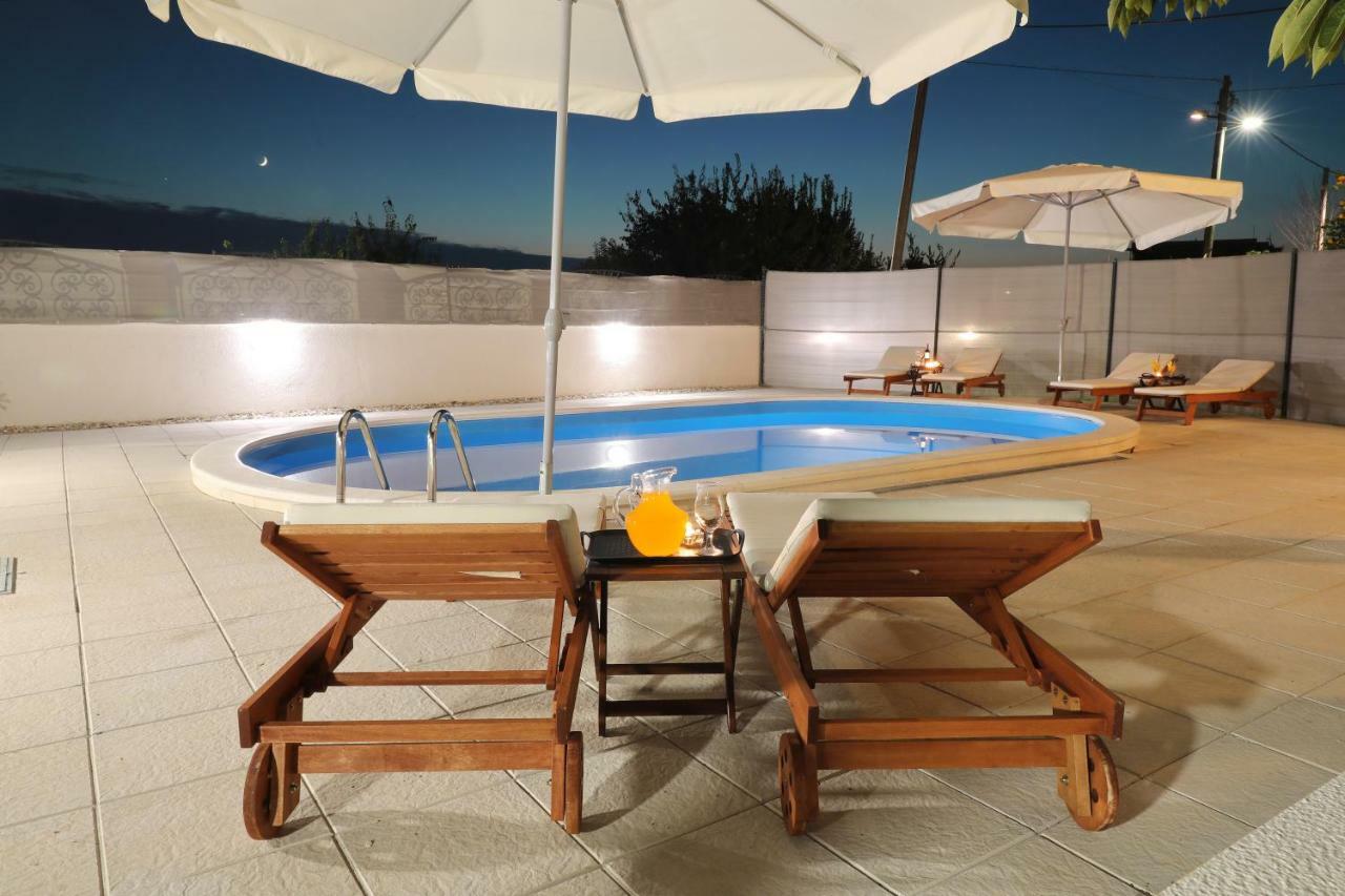 Villa Hacienda Mia With Pool And Yacuzzi, Free Parking à Zadar Extérieur photo