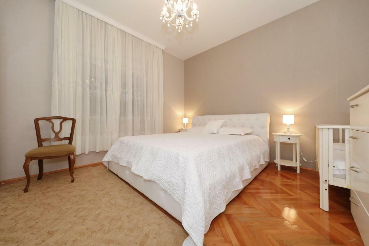 Villa Hacienda Mia With Pool And Yacuzzi, Free Parking à Zadar Extérieur photo